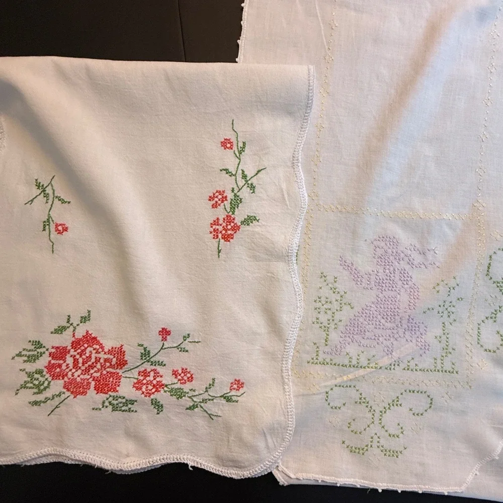 Vintage Hand Embroidered‎ Table Runner Set Floral Cross Stitch White Linen 2pc